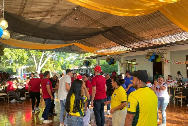 Salón de eventos de Eventos Peniel preparado para una celebración