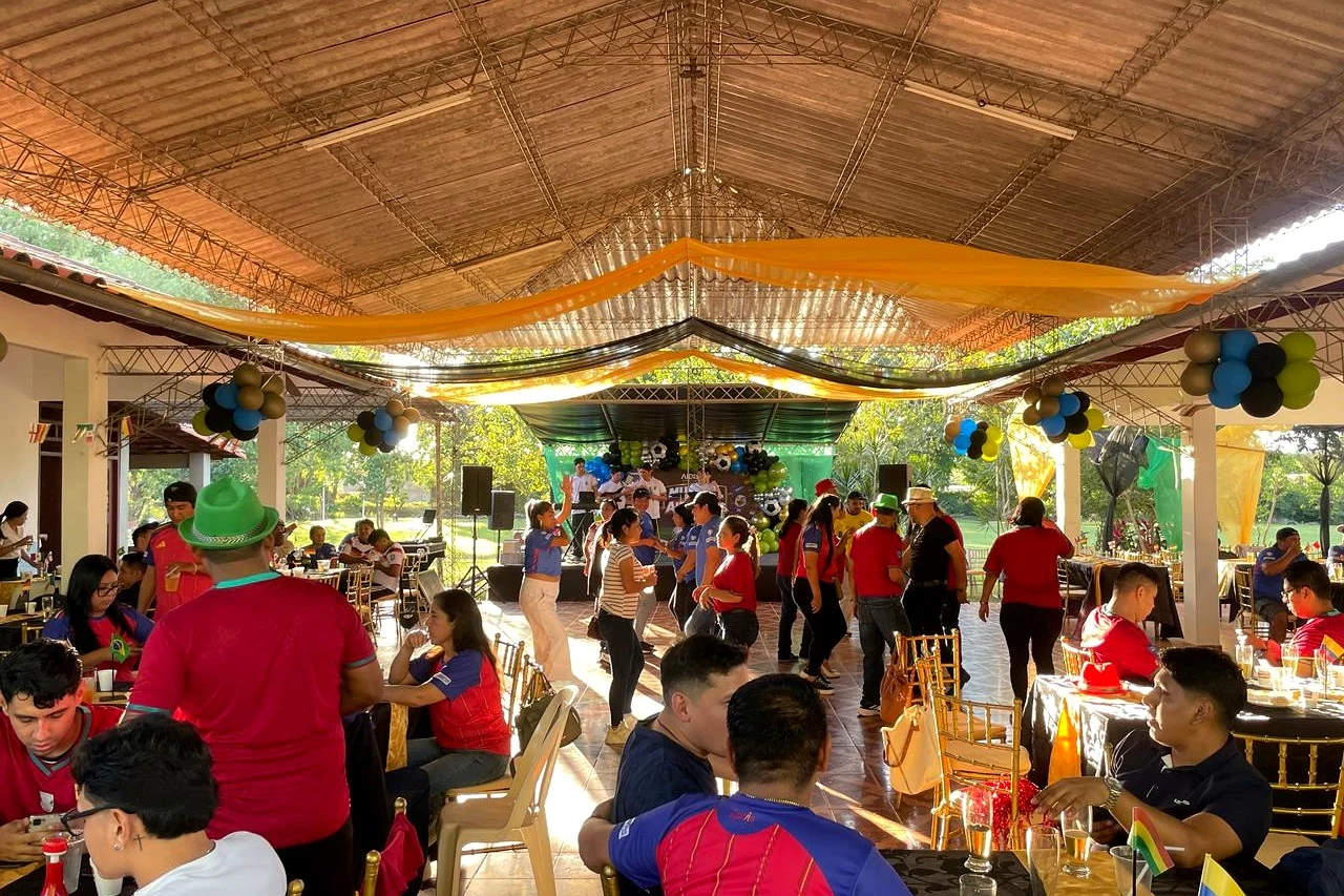 Espacio del salón para celebraciones en Eventos Peniel