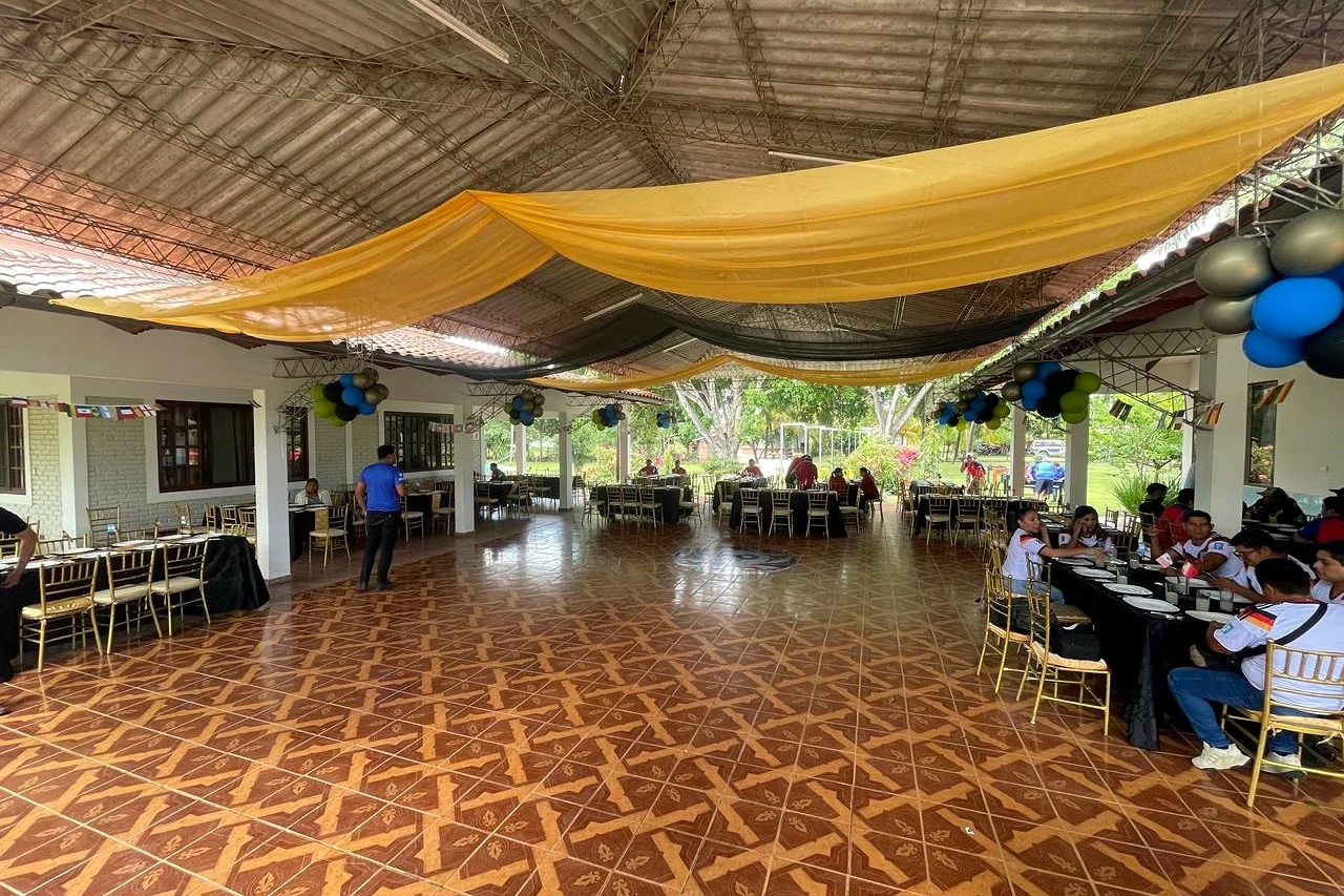 Salón de eventos de Eventos Peniel listo para una actividad