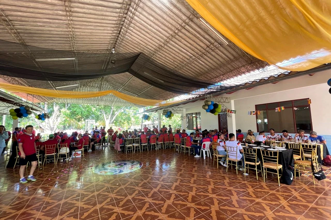Salón de eventos decorado en Eventos Peniel